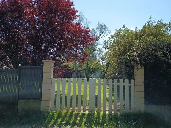 TERRAIN À BÂTIR entièrement clos 608 m² - calme, proche gare d'Oudon