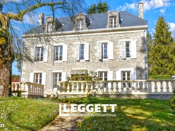 Maison 15 pièces 677 m²