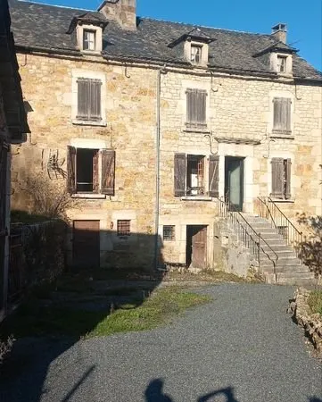 Maison en pierre à Vimenet