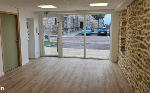 Bureau et espace de travail Location Créances  55m² 650€