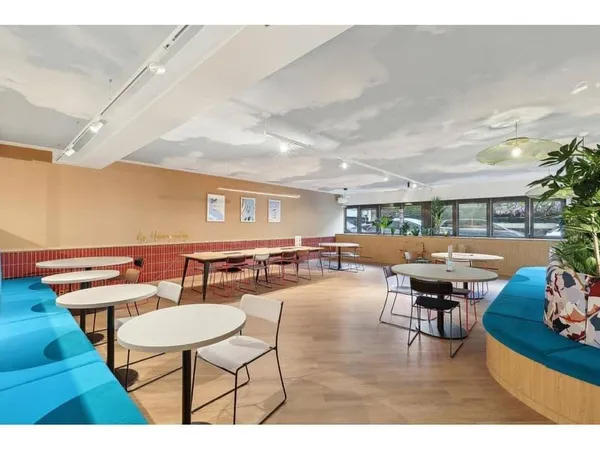 Bureaux 5787 m²
