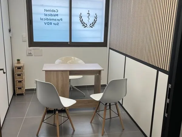 Loue meublé à la journée bureau de 10m2 dans cabinet médical et paramédical