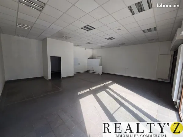 Local commercial 99 m²