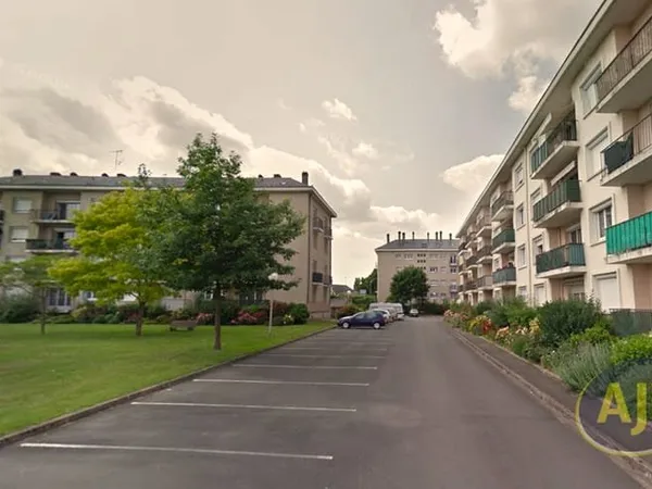 Angers Justice Type 4, parking, cave