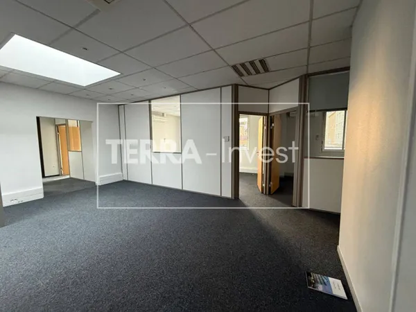 Bureaux 6 pièces 812 m²
