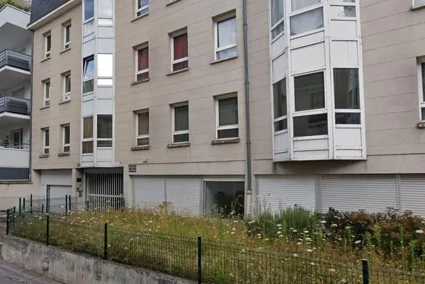 Stationnement Location Tours   75€