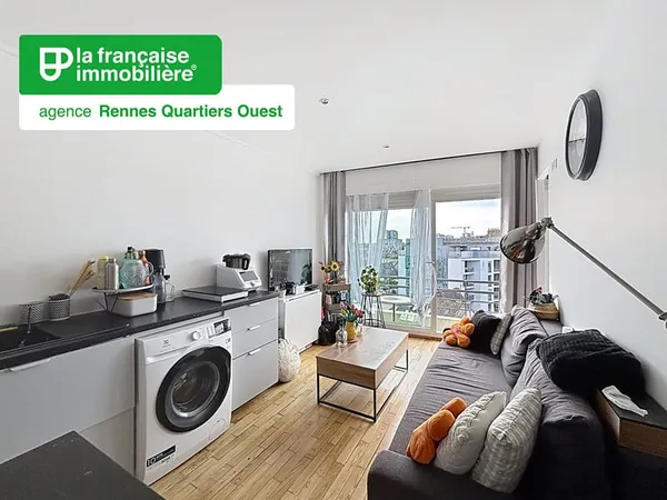 2 pièces - dernier étage - à vendre - quartier Mauconseil/La Madeleine