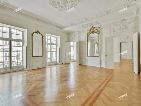 Bureau 518 m²