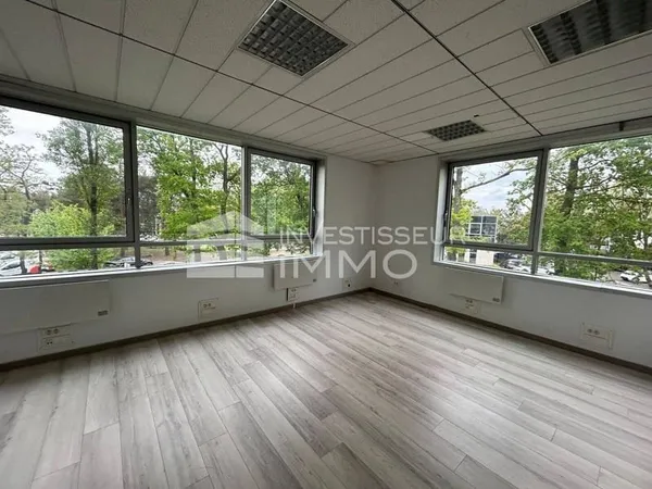 Bureaux 183 m²
