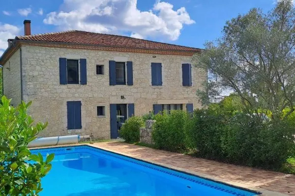 Maison 7 pièces 330 m²