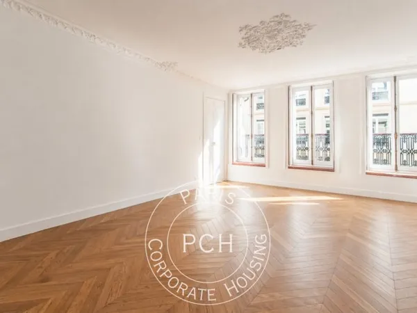 Paris 8e, 6 pièces loué vide refait à neuf