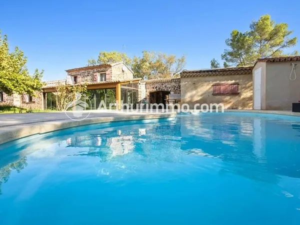 Bastide de caractère avec piscine, dépendances et rendement locatif