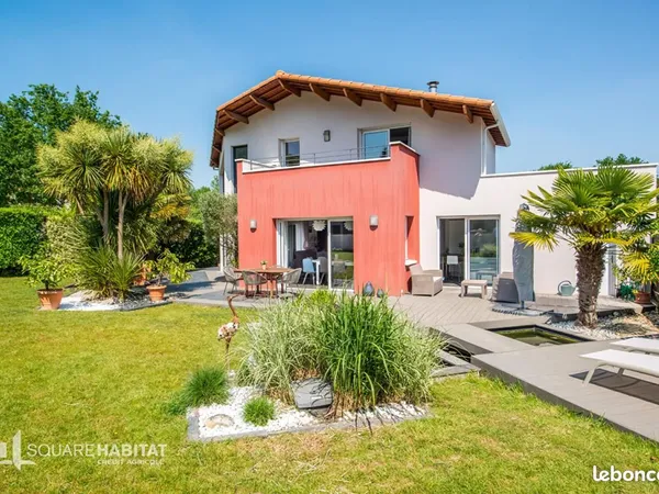 Maison 7 pièces 196 m²