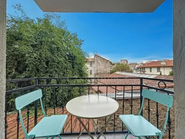 APPARTEMENT 4 PIECES CANNES SUQUET BALCON