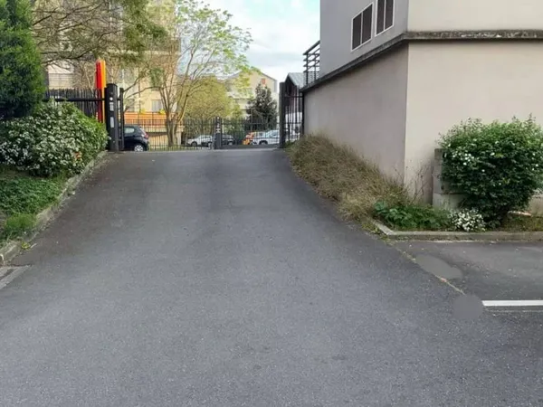 Parking 12 m²