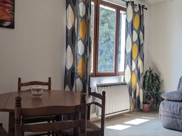 Appartement à louer T3, 46 m² · Avignon extramuros 84000