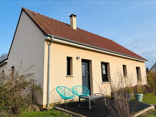 Maison de plain-pied en parfait état .Regniere Ecluse .