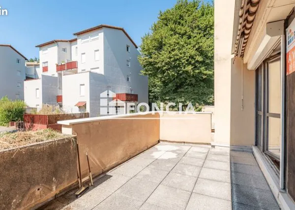 SECTEUR MALISSOL T4, avec grande terrasse, box fermé et place de parking intérieur