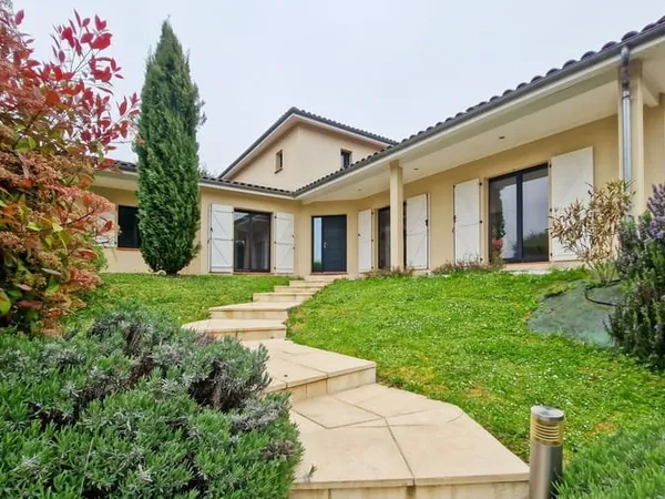 Maison 5 pièces 180 m²