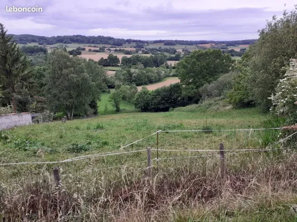 Terrain constructible de 4500 m² à Galan (centre village)