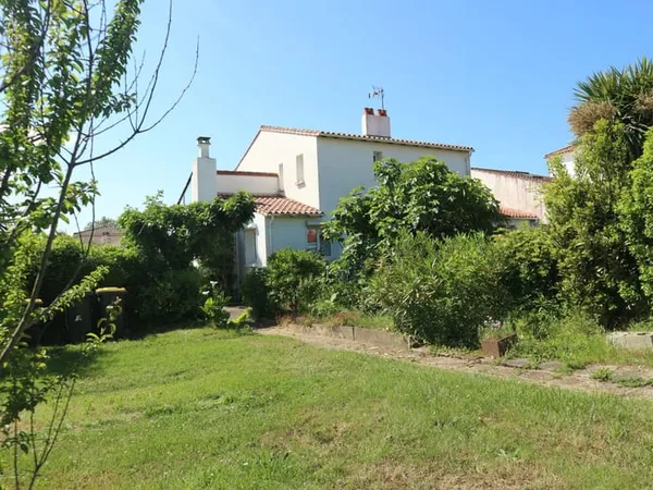 MAGNIFIQUE MAISON DE 220 M2,DANS UN LIEU RECHERCHE, AVEC PIS