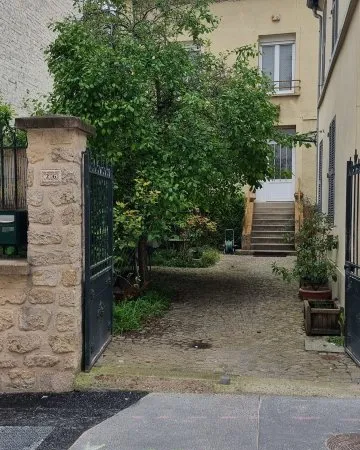 Loue appartement privatif 2pc en contrat de courte durée dans maison de ville avec jardin à Paris 13