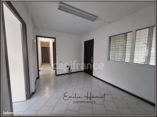 Bureau 81 m²