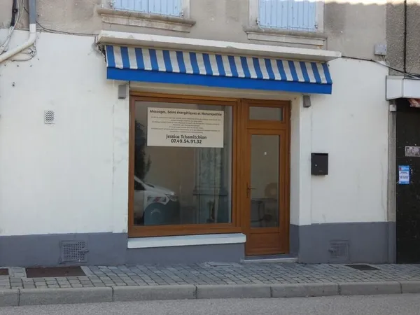 Local de 36m² à louer pour tous commerces - CENTRE VILLE SERRES 05700