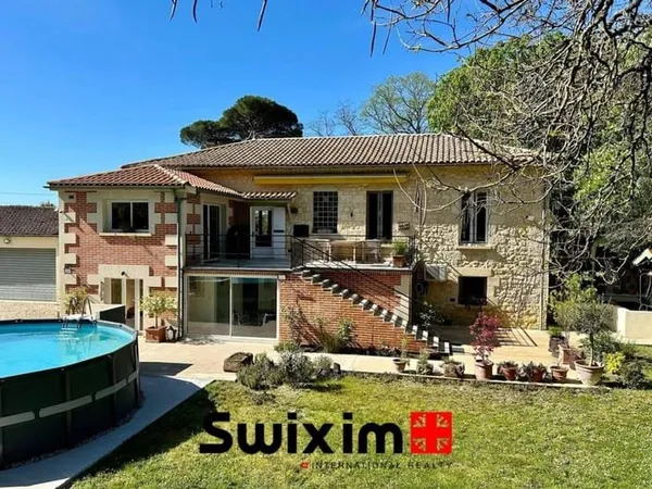 Maison 9 pièces 250 m²
