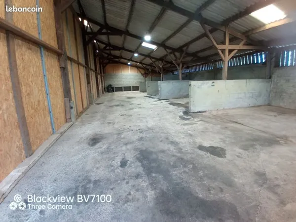 Location hangar pour stokage ou artisan