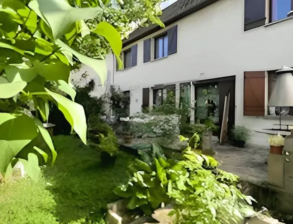 Maison 5 pièces de 133m² +145m² combles aménageables et s/sol total proche centre-ville