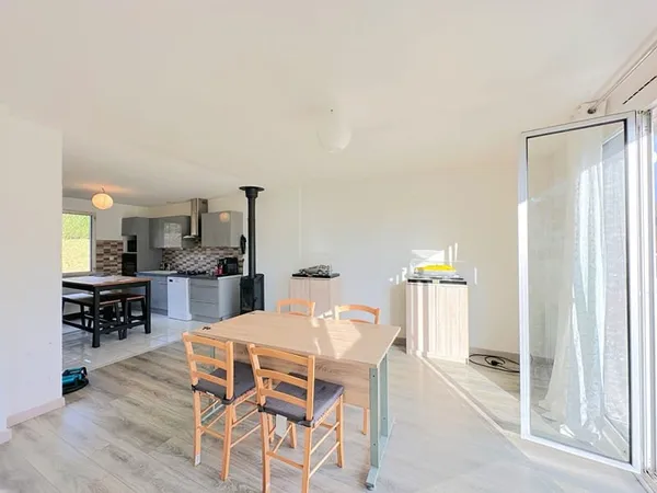 Maison Besançon Nord ? 2 chambres ? Terrain clos ? Sous-sol complet ? Calme absolu