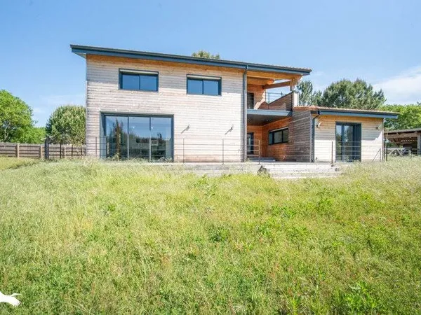 Contemporaine de 5 pièces principales