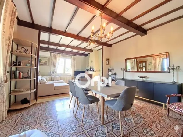 MAISON VIGNERONNE- IMMENSE REMISE - OLIVERAIE SUR TERRAIN CONSTRUCTIBLE