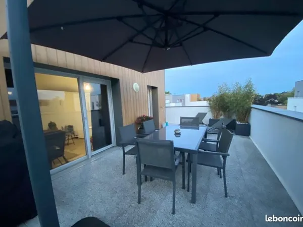 T4 85m² dernier étage avec grande terrasse, résidence récente et sécurisée à Guyancourt