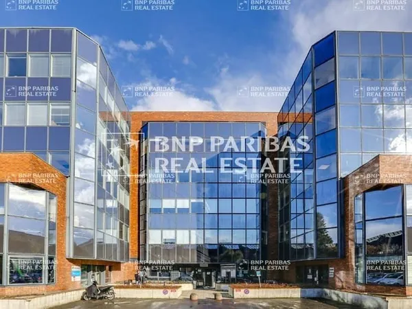 Bureaux 6 pièces 1817 m²