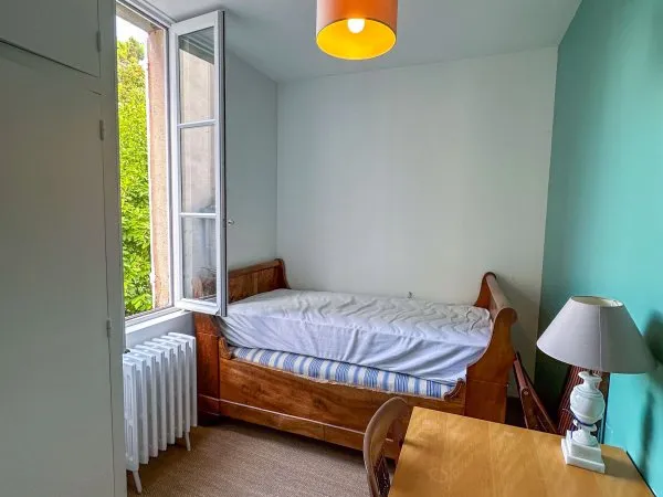 Loue studio meublé de deux pièces