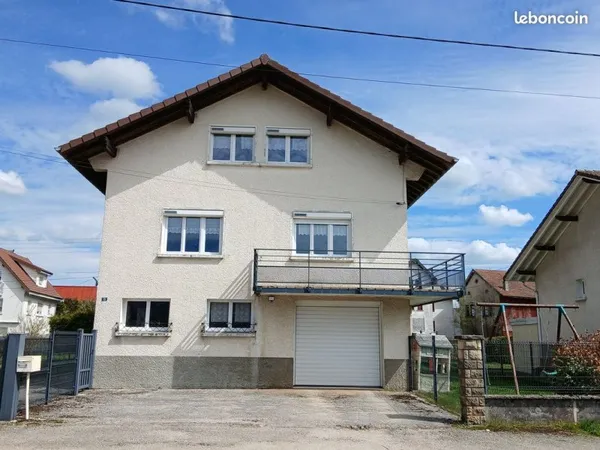 MAISON. 9 pièces 161m²