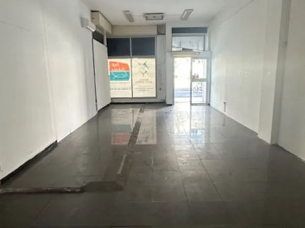 À LOUER LOCAL / ENTREPÔT 50 m2 SAINT-PIERRE