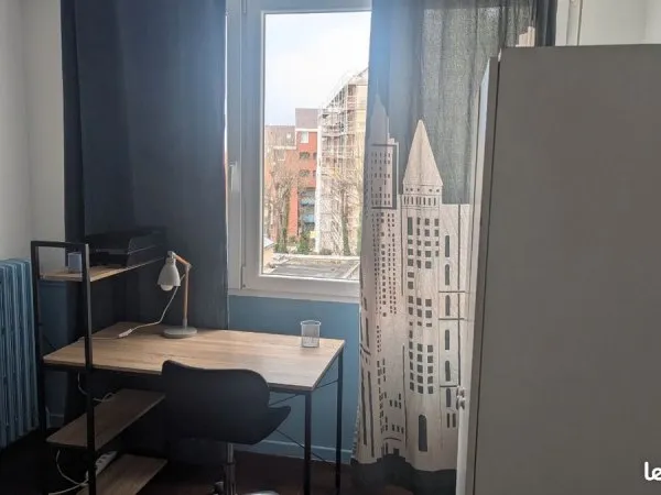 Chambre meublée proche des écoles - disponible début mai - 350 CC