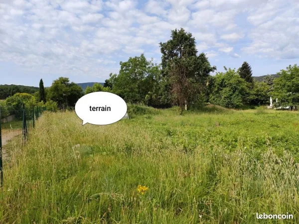 Terrain 1100 m² viabilisé - calme absolu - rivière à pied - Laroque (34190)