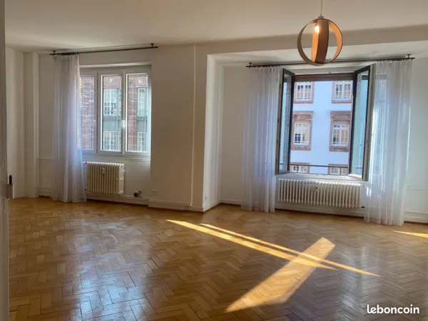 Location Strasbourg hyper centre - 3 pièces de caractère 90 m² avec balcon, cave et parking possible