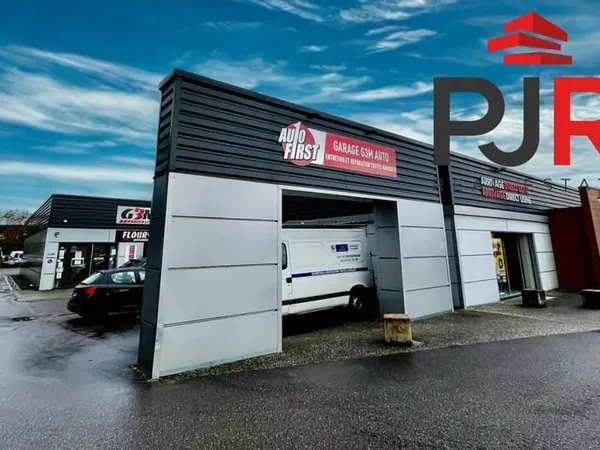Local commercial 383 m²