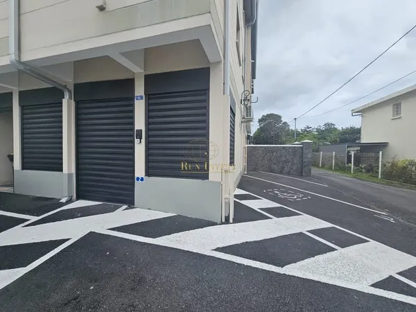 A Louer Local Professionnel de 52 m2 à Saint André secteur M