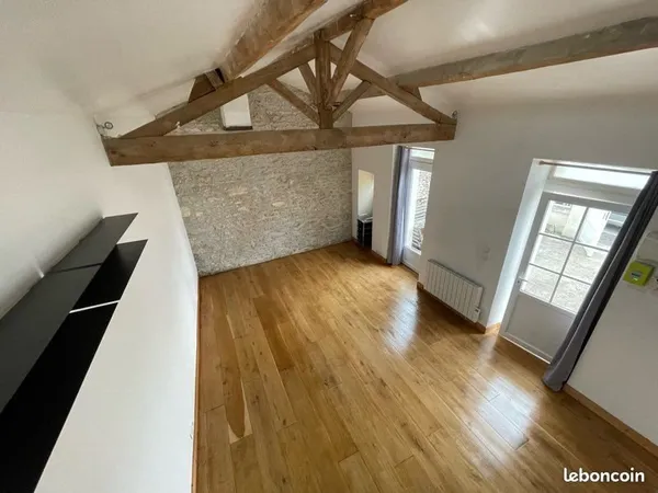Maison rénovée avec cour Cognac centre