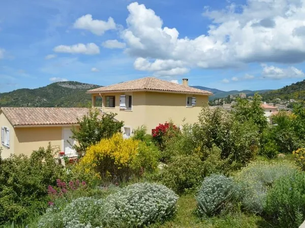 Maison À Vendre - Montbrun-les-Bains - 245 m²
