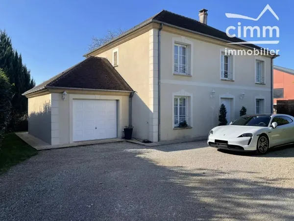 Maison familiale sur 2 200 m² de terrain clos