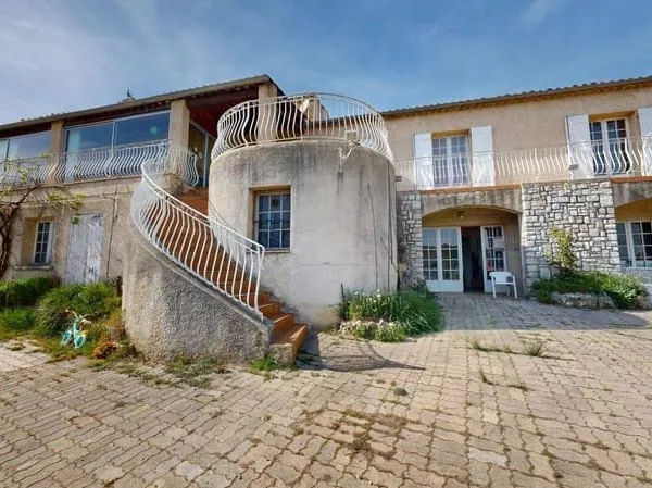 Maison 7 pièces 268 m²