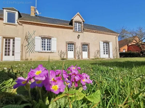 Epernon proche - maison ancienne