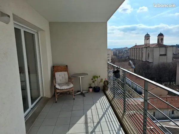 T3 60 m² - calme, lumineux + terrasse + parking, proche Cinq-Avenues